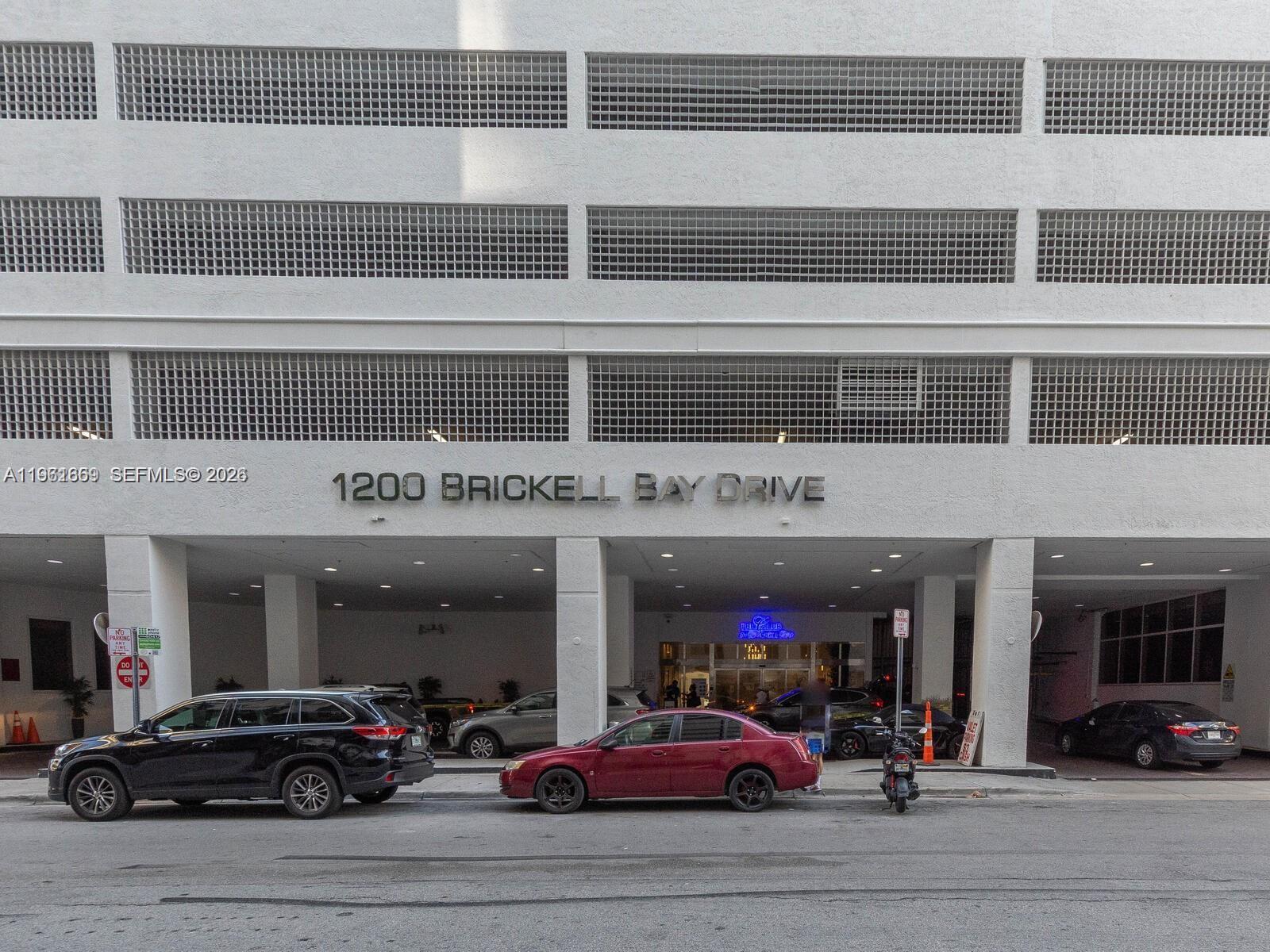 THE CLUB AT BRICKELL BAY - Residential Lease