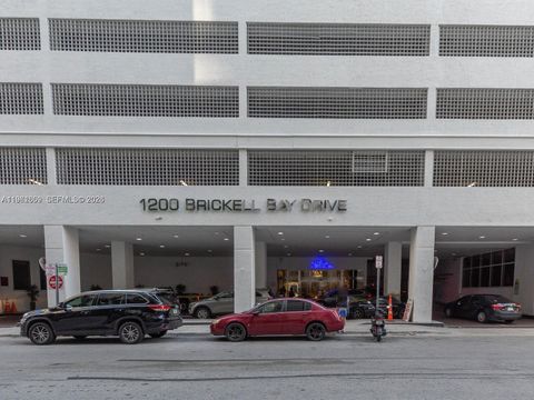 1200 Brickell Bay Dr 3210 Miami FL 33131