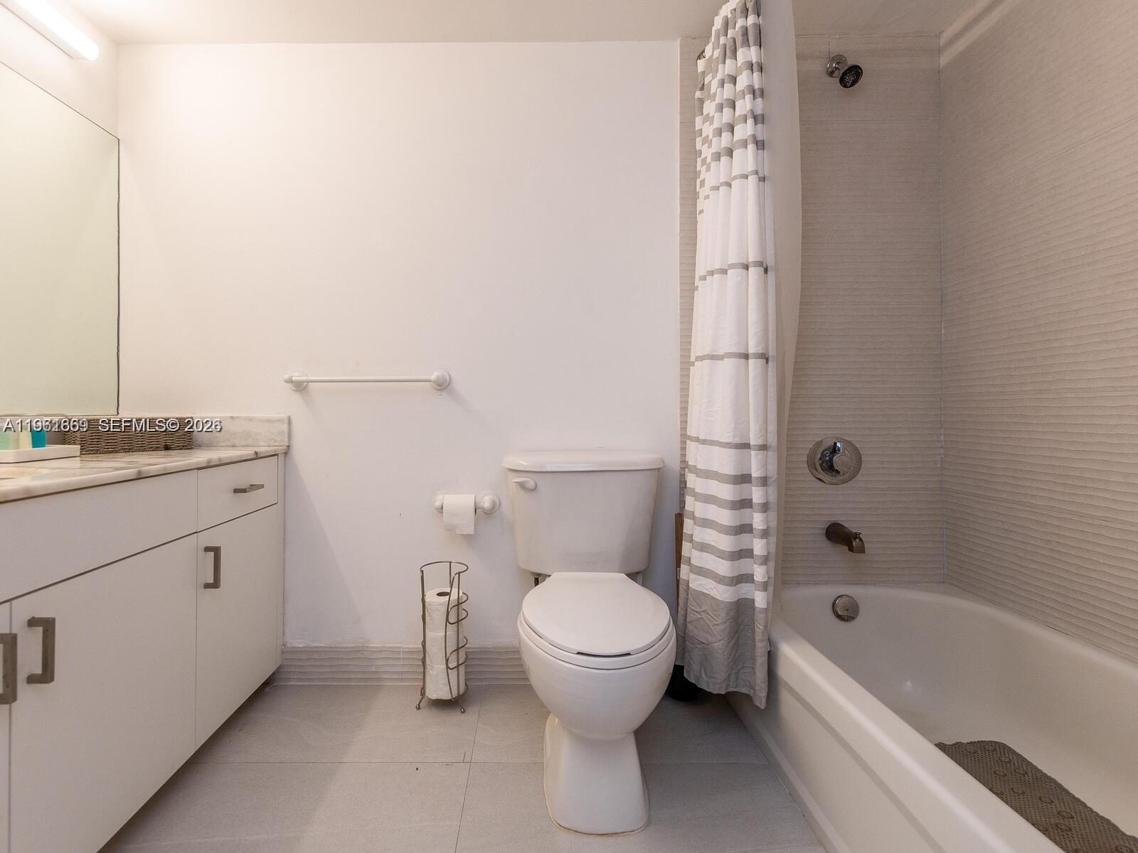 THE CLUB AT BRICKELL BAY - Residential Lease
