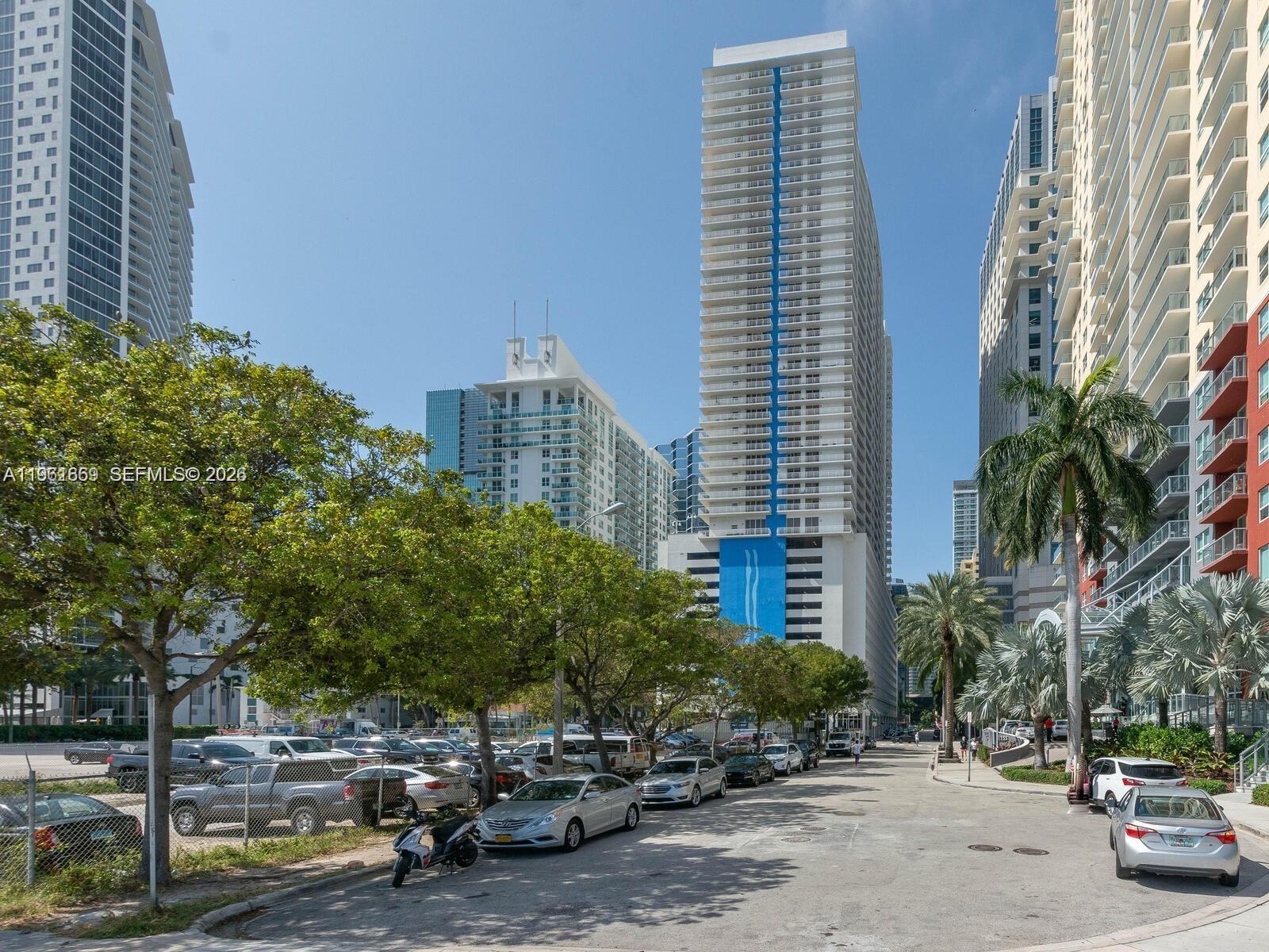1200 Brickell Bay Dr 3210