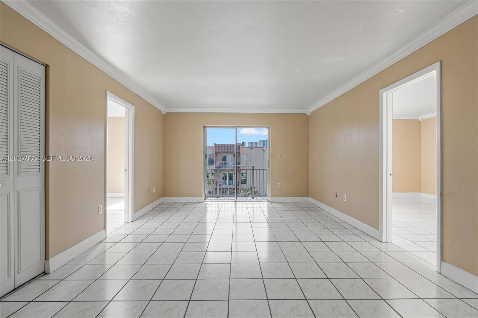 4713 NW 7th St 404-1