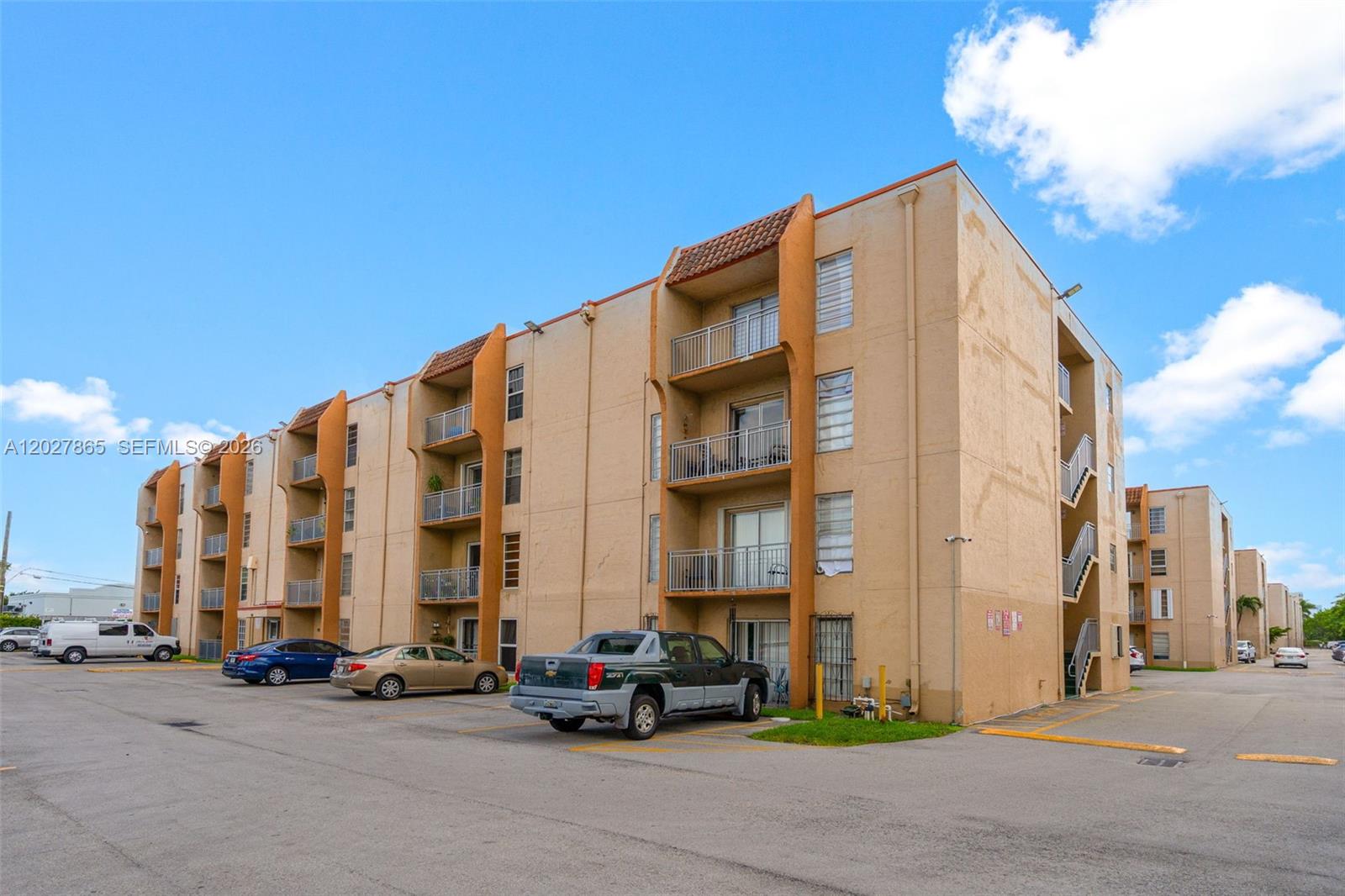 4713 NW 7th St 404-1
