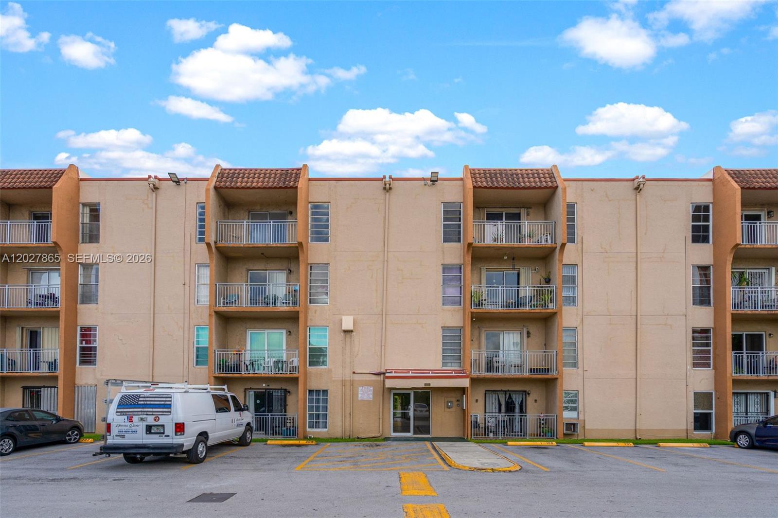 4713 NW 7th St 404-1