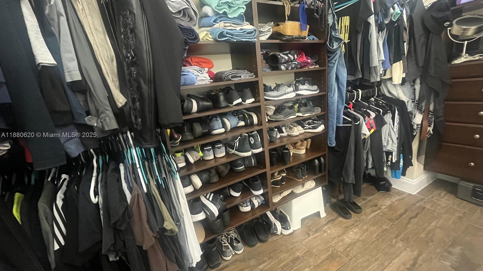 CHAPEL TRAIL II - Residential Lease