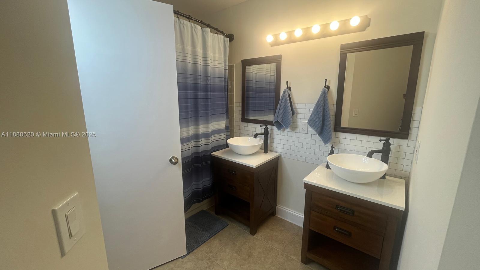 CHAPEL TRAIL II - Residential Lease