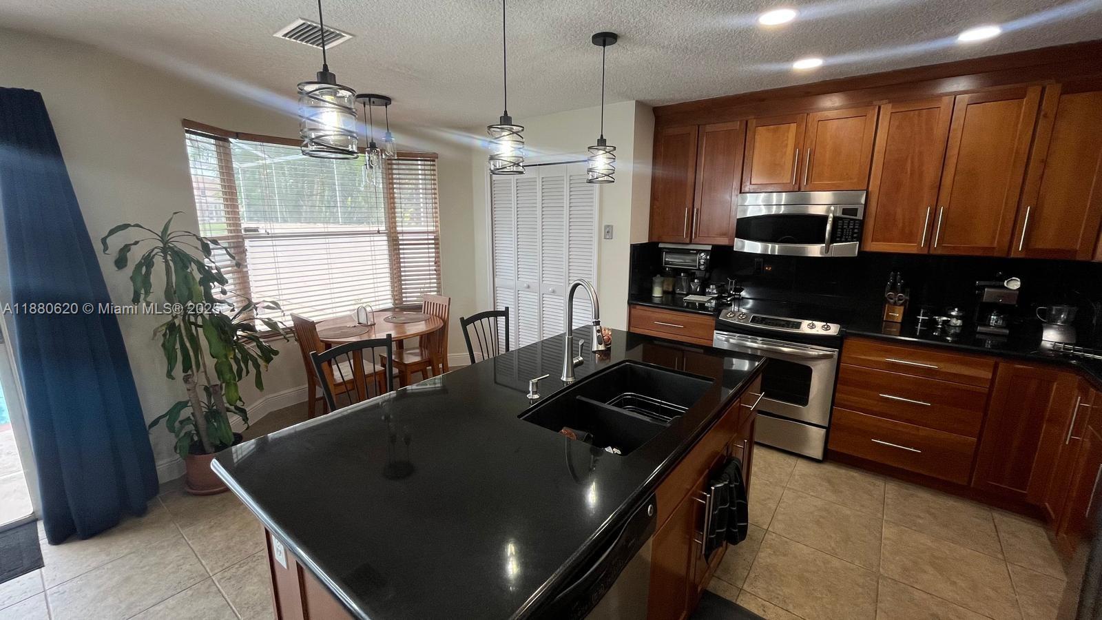 CHAPEL TRAIL II - Residential Lease