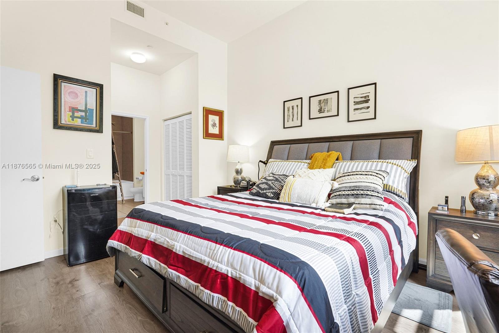 TURNBERRY ON THE GREEN CO - Residential