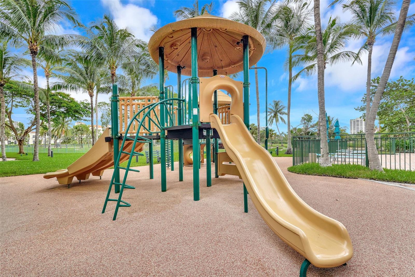 TURNBERRY ON THE GREEN CO - Residential