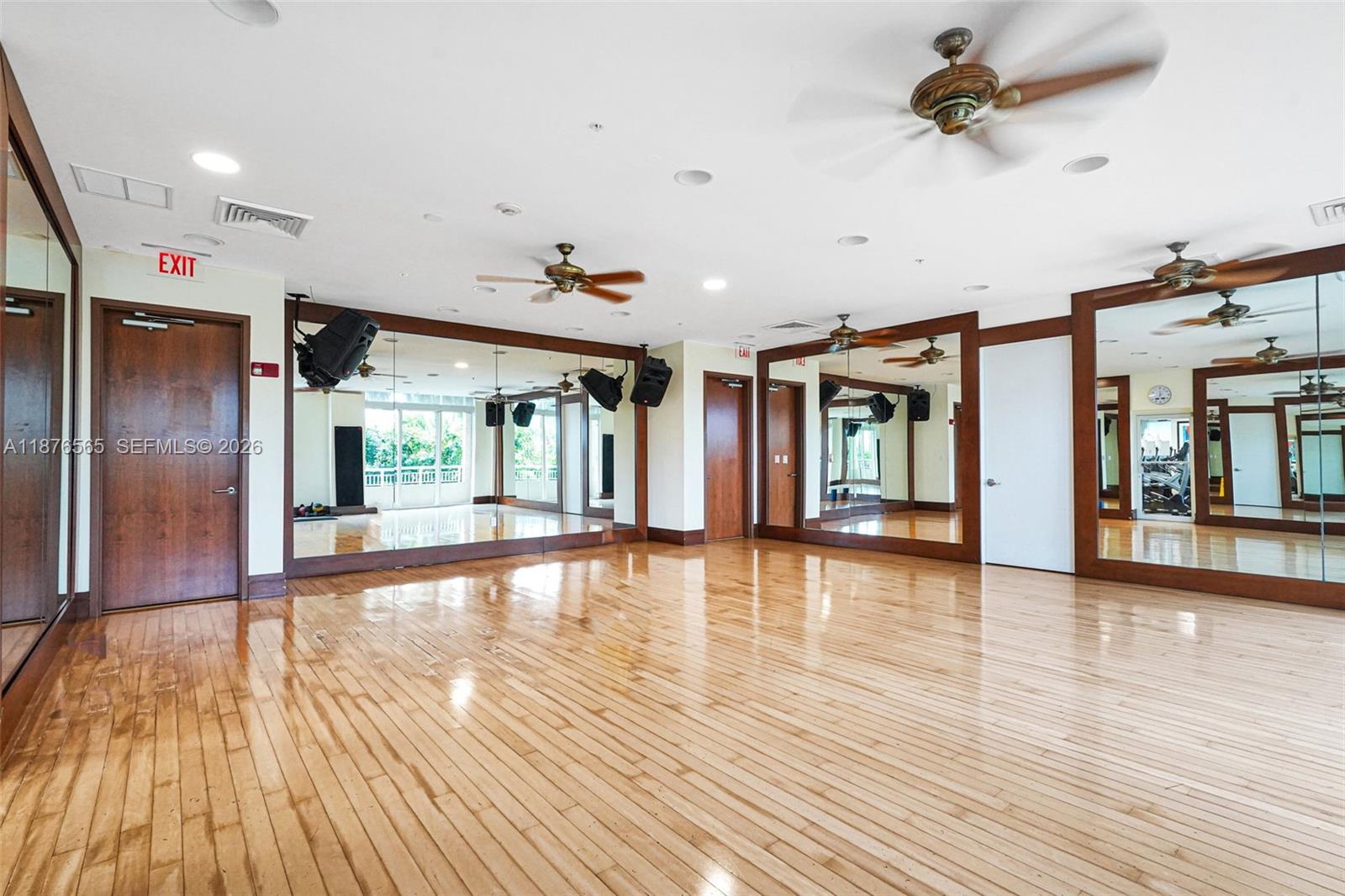 TURNBERRY ON THE GREEN CO - Residential