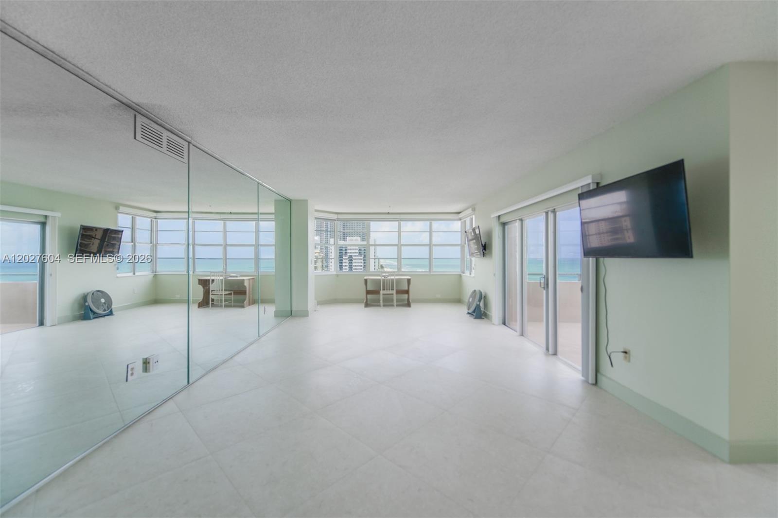 1950 S Ocean Dr 19P