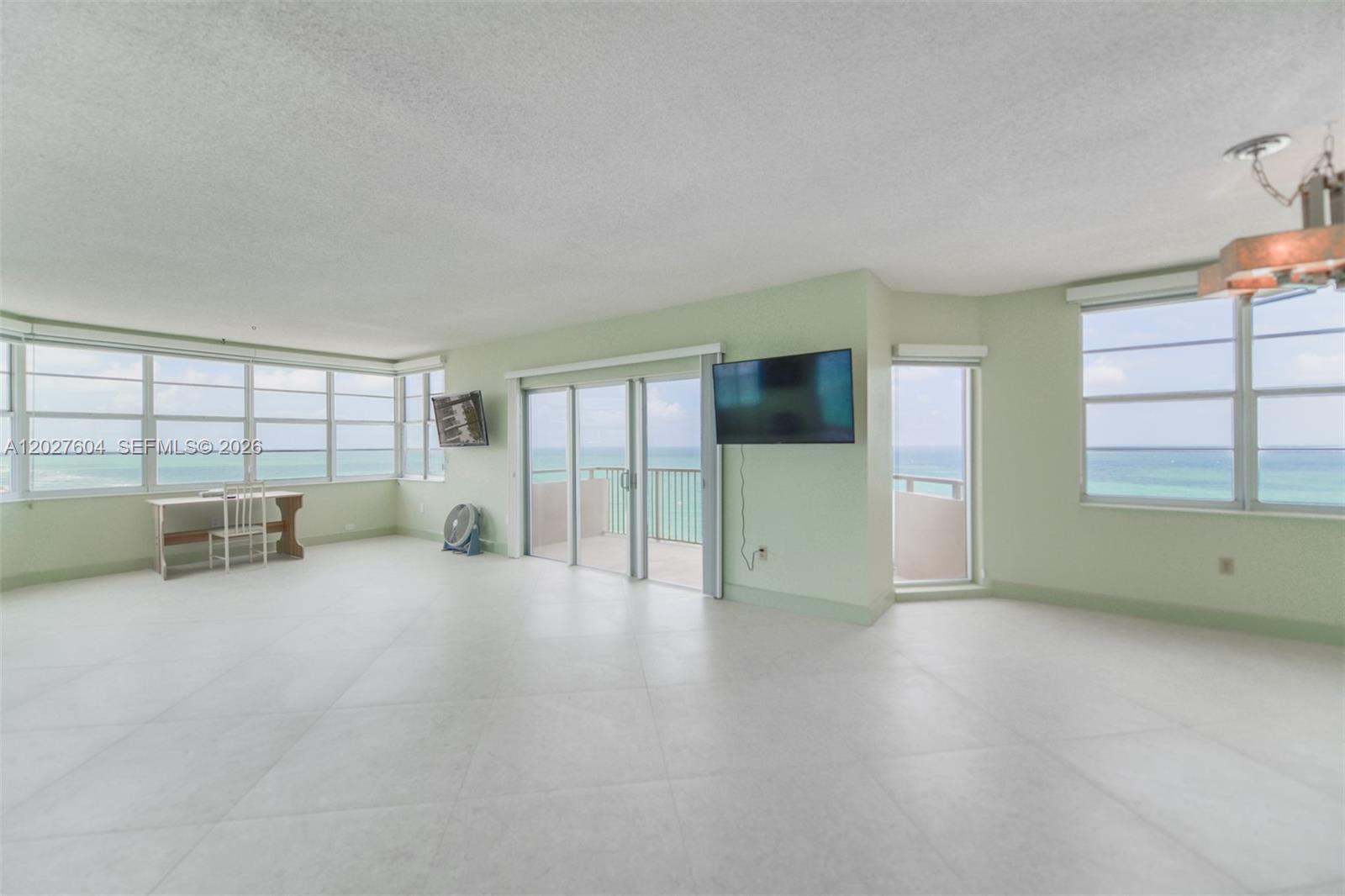 1950 S Ocean Dr 19P