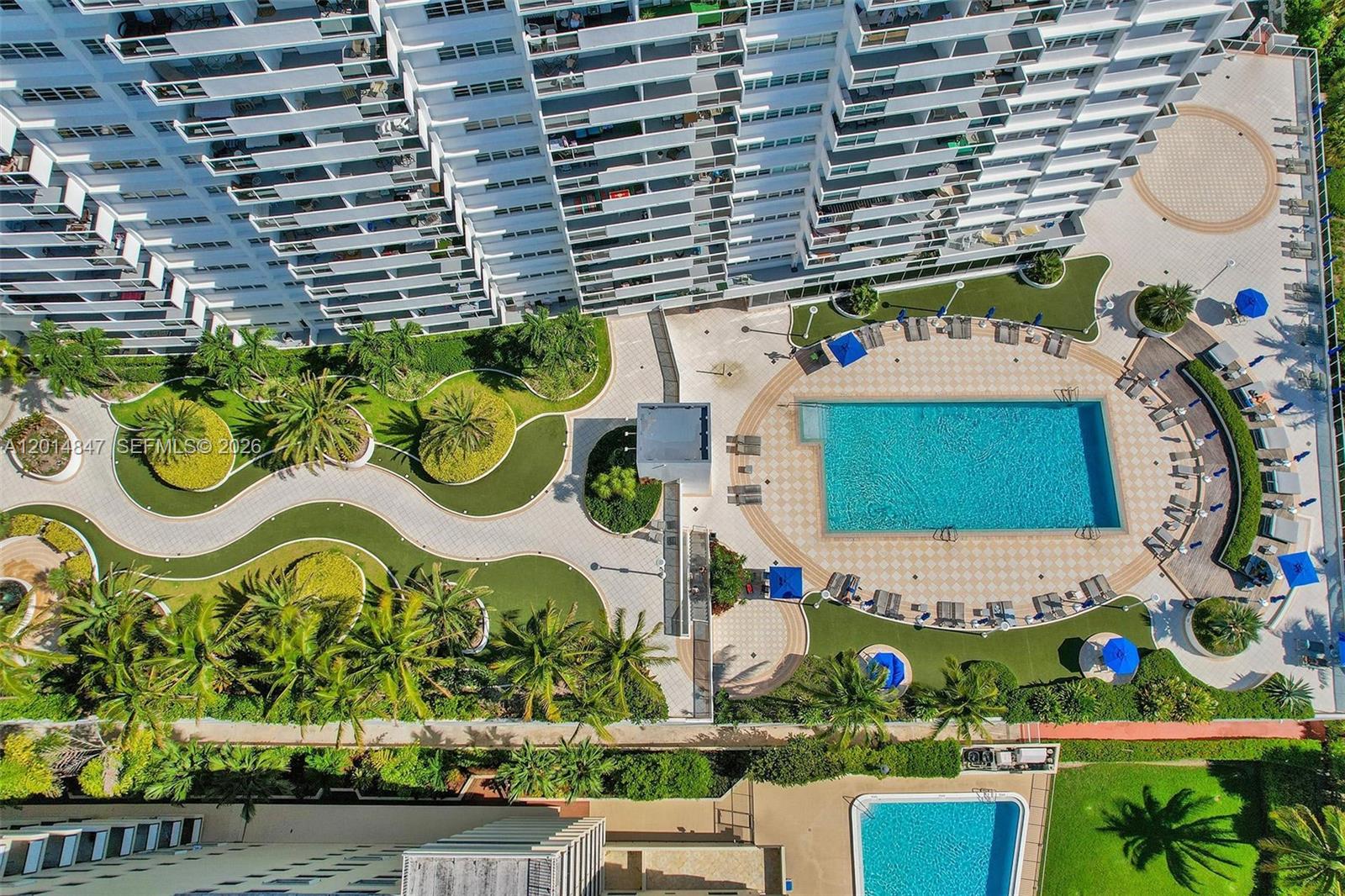 THE DECOPLAGE CONDO - Residential Lease
