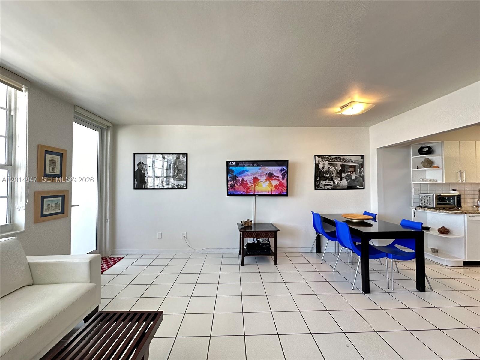THE DECOPLAGE CONDO - Residential Lease