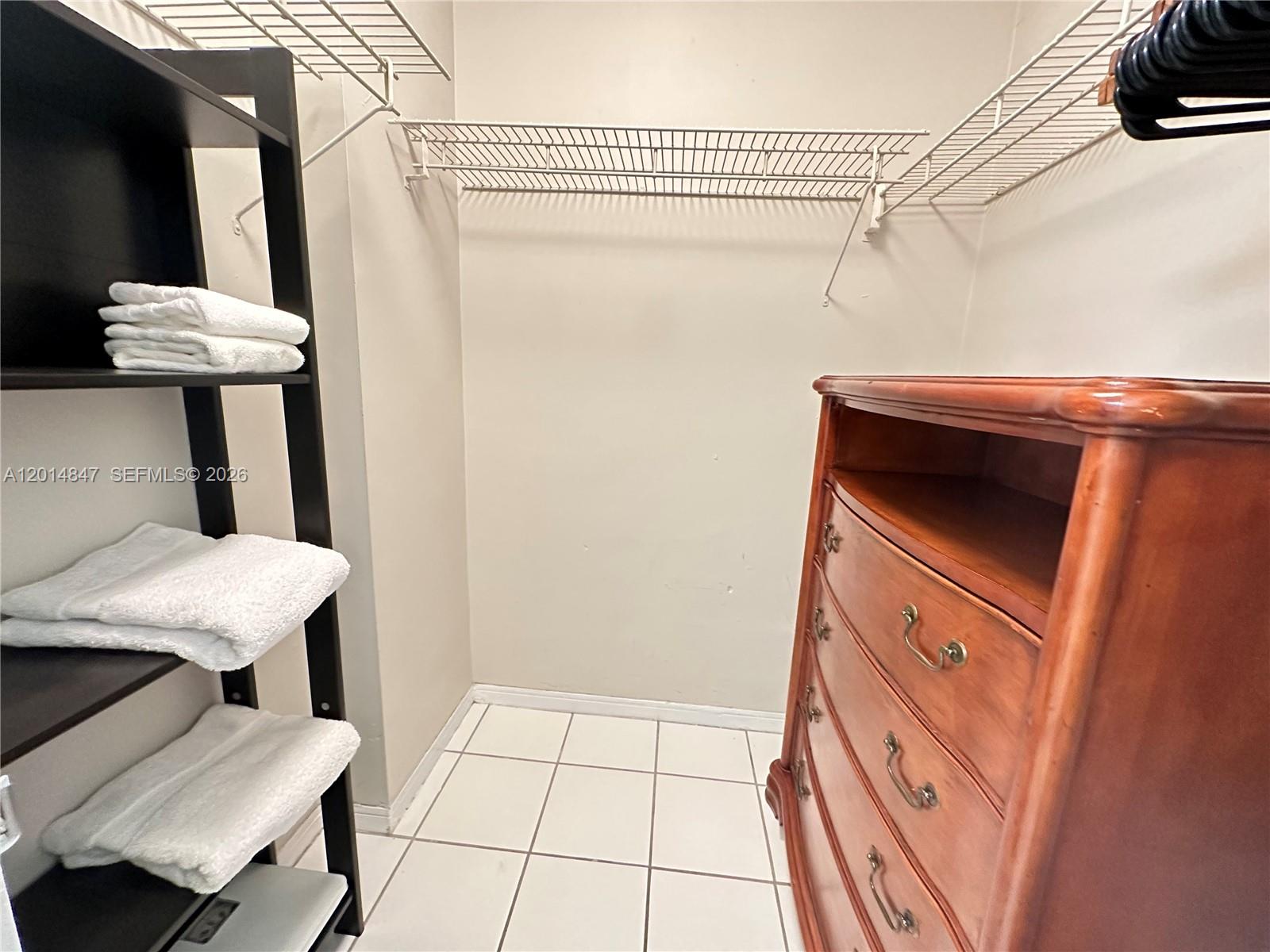 THE DECOPLAGE CONDO - Residential Lease