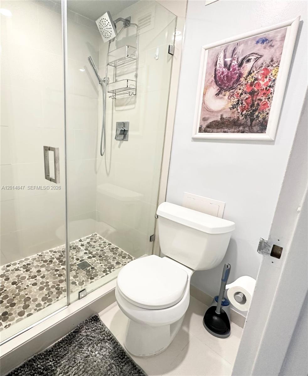 THE DECOPLAGE CONDO - Residential Lease