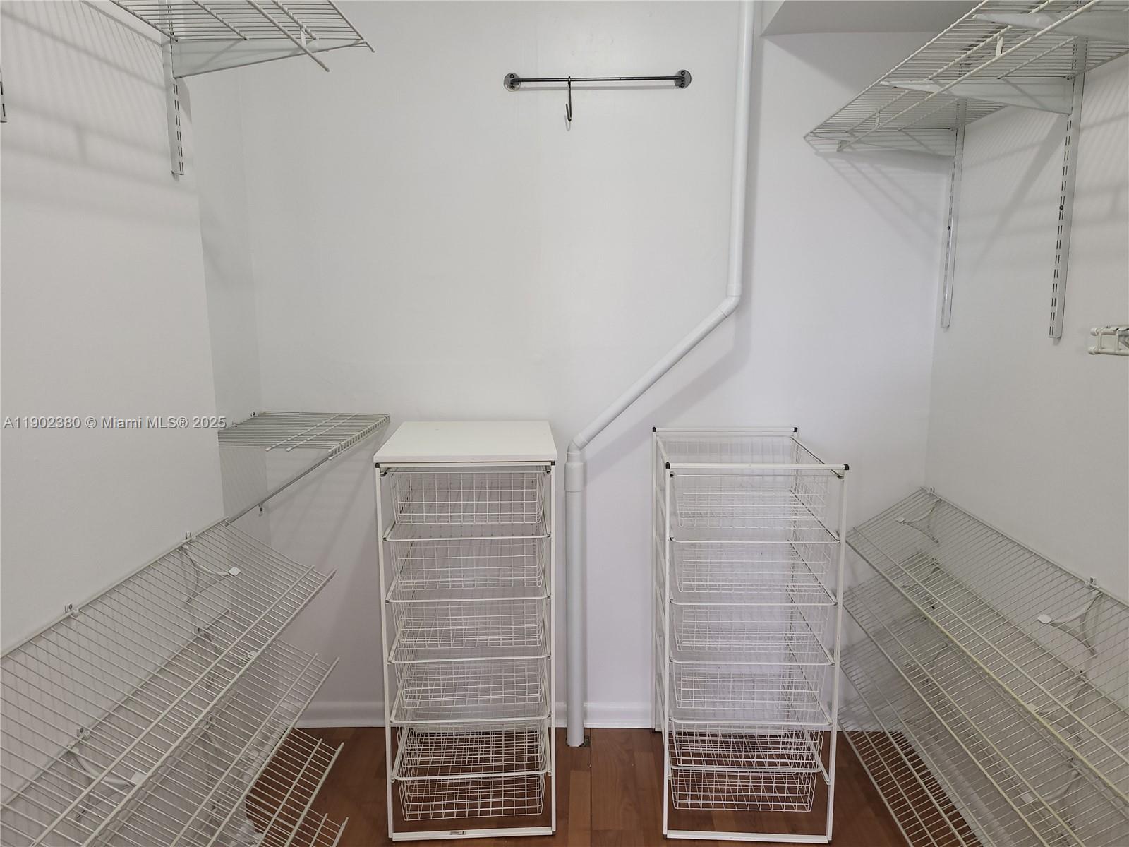 GOLDEN VIEW CONDO - Residential Lease