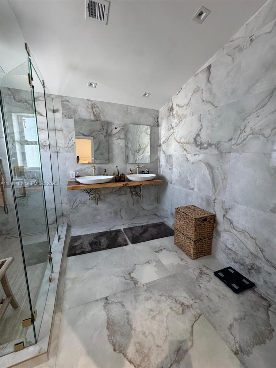 BANYAN OAKRIDGE PLAT - Residential Lease