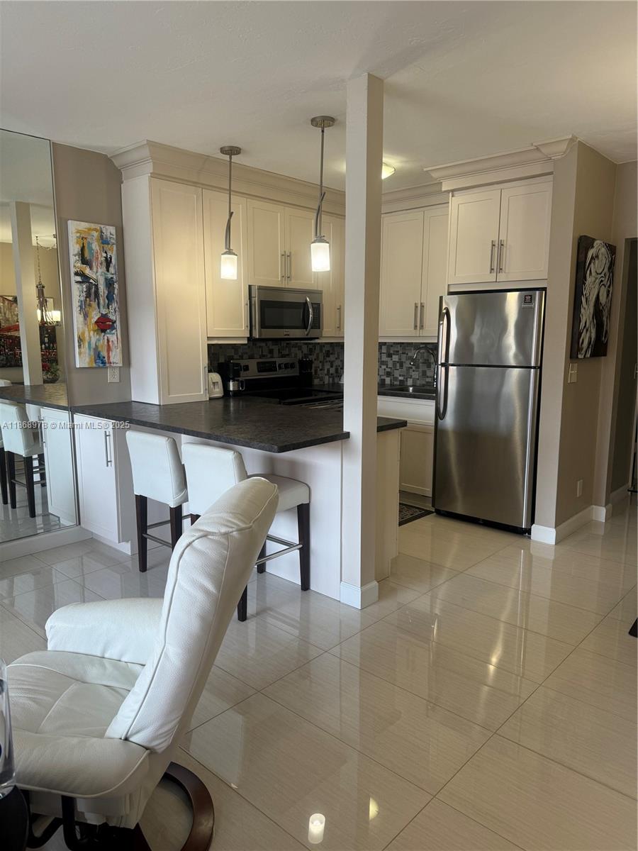 900 SW 11th Ave 8C
