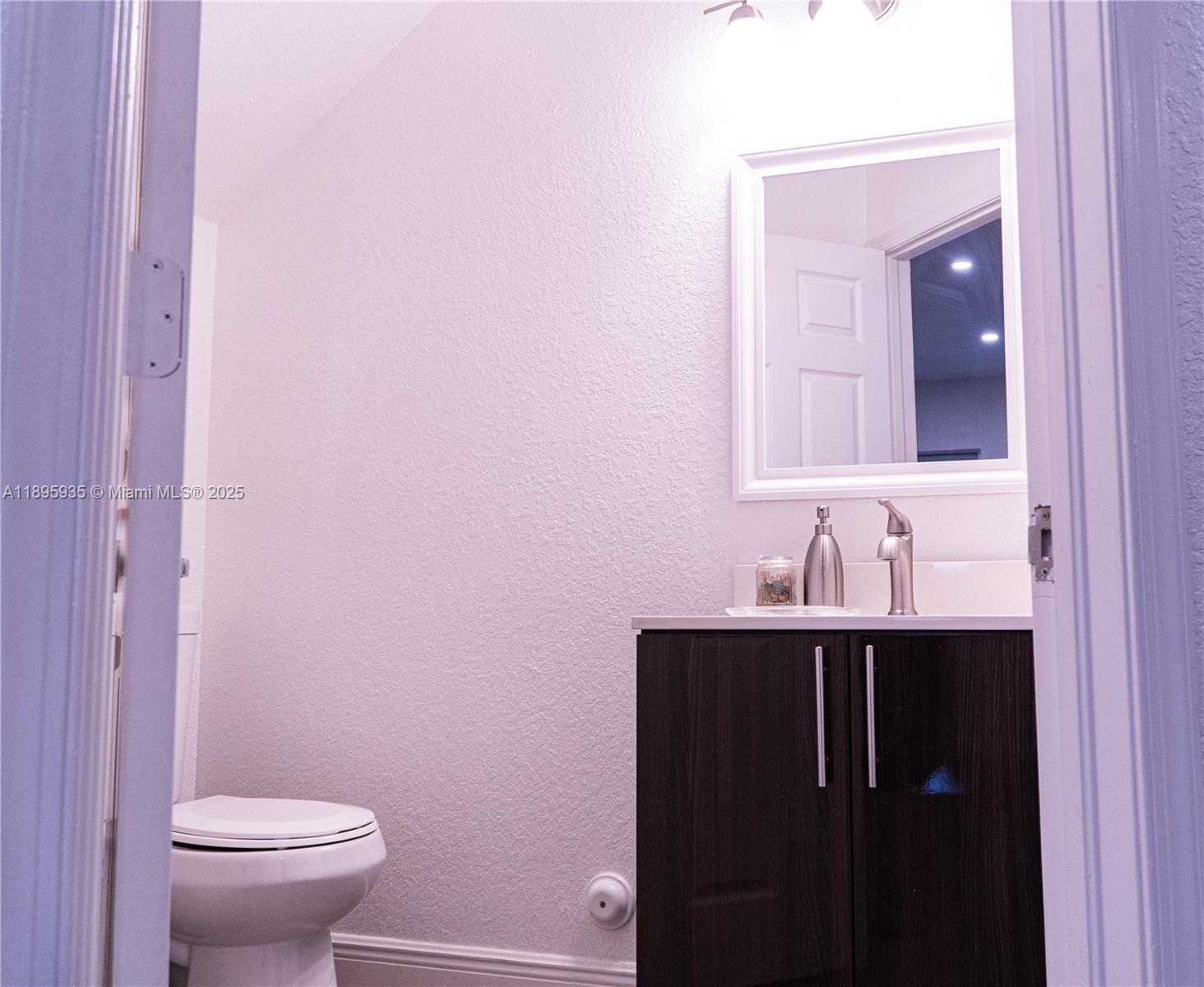 FOREST LAKE PARADISE - Residential