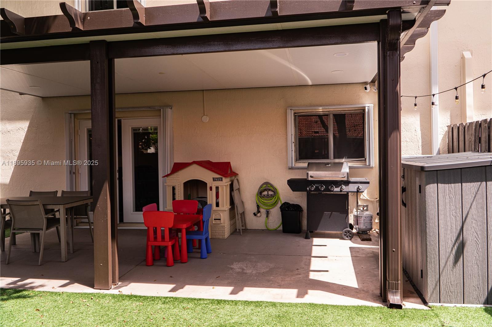 FOREST LAKE PARADISE - Residential