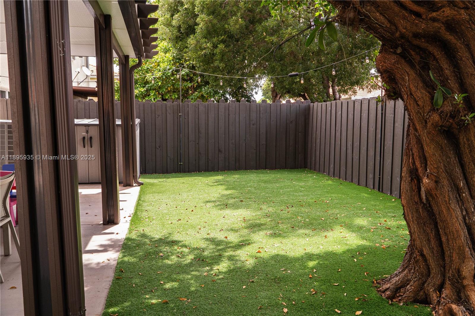 FOREST LAKE PARADISE - Residential