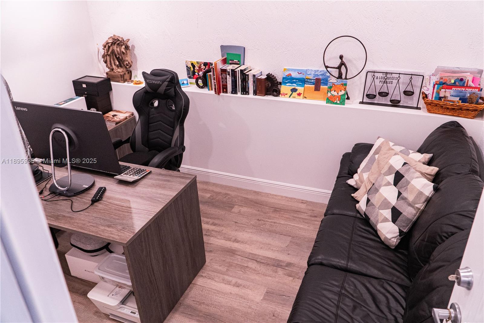 FOREST LAKE PARADISE - Residential