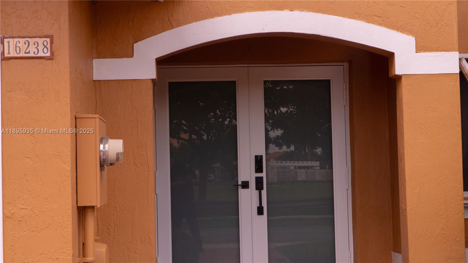 FOREST LAKE PARADISE - Residential