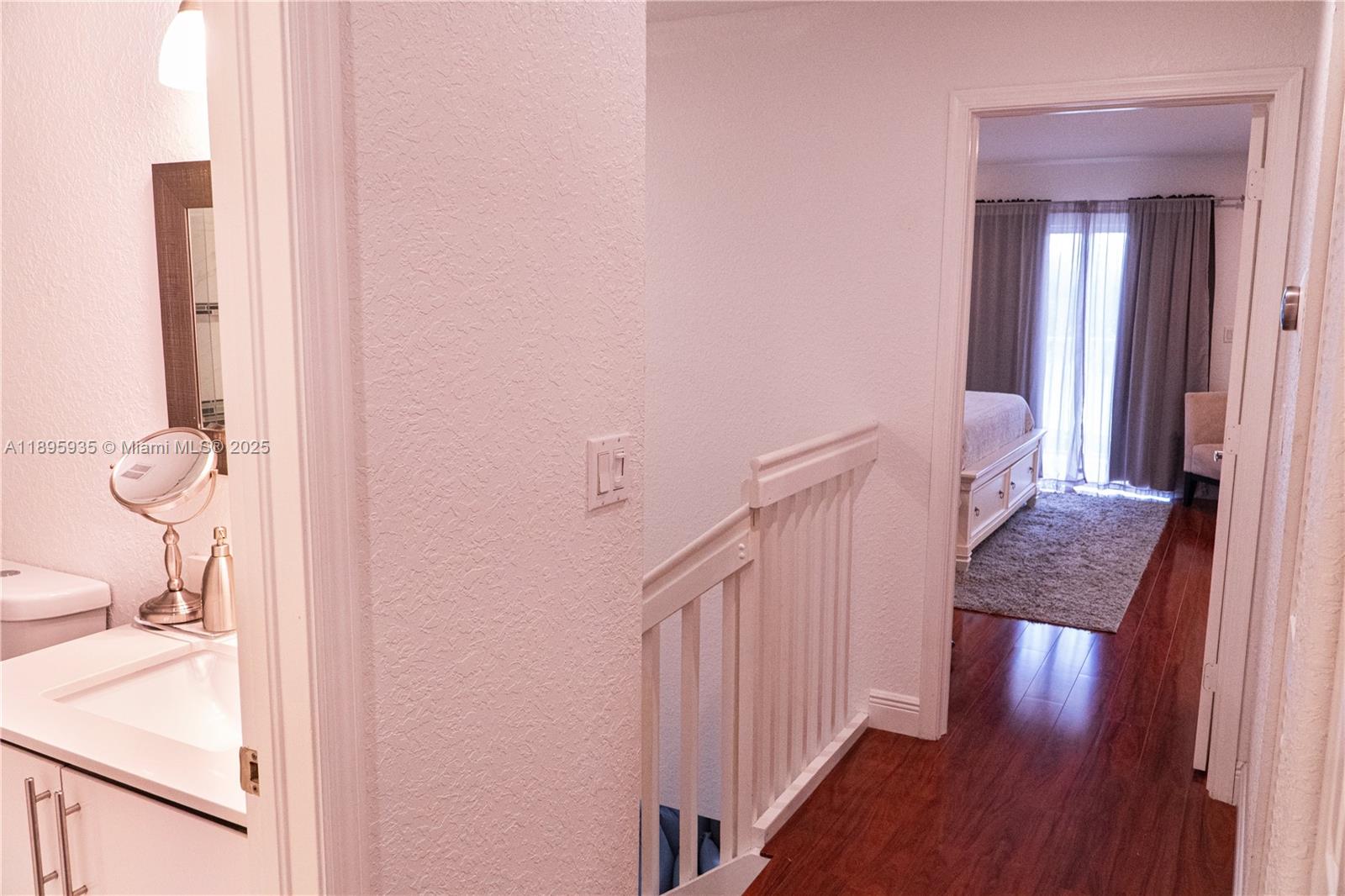 FOREST LAKE PARADISE - Residential