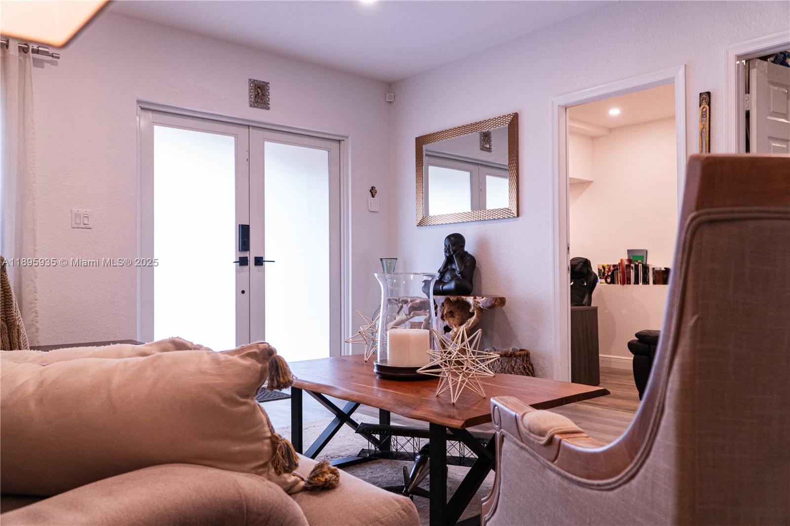 FOREST LAKE PARADISE - Residential