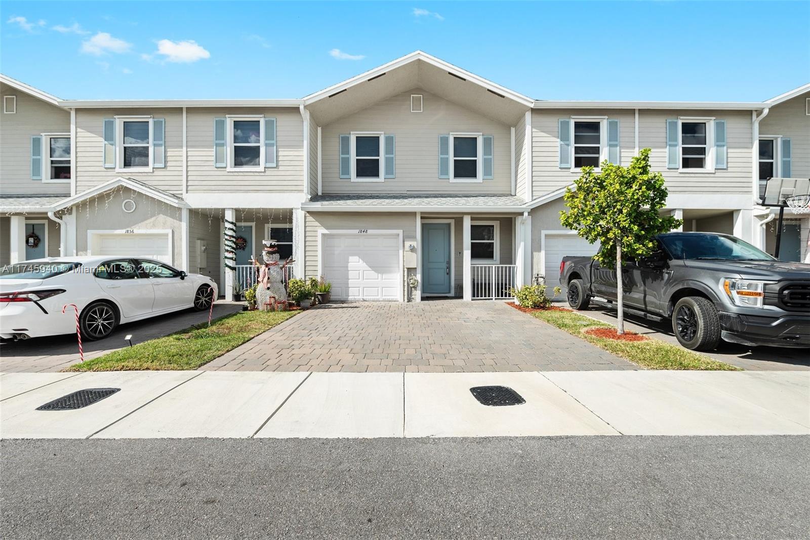 Rental Property at 1848 Se 9th Ave, Homestead, Miami-Dade County, Florida - Bedrooms: 3 
Bathrooms: 3  - $2,300 MO.