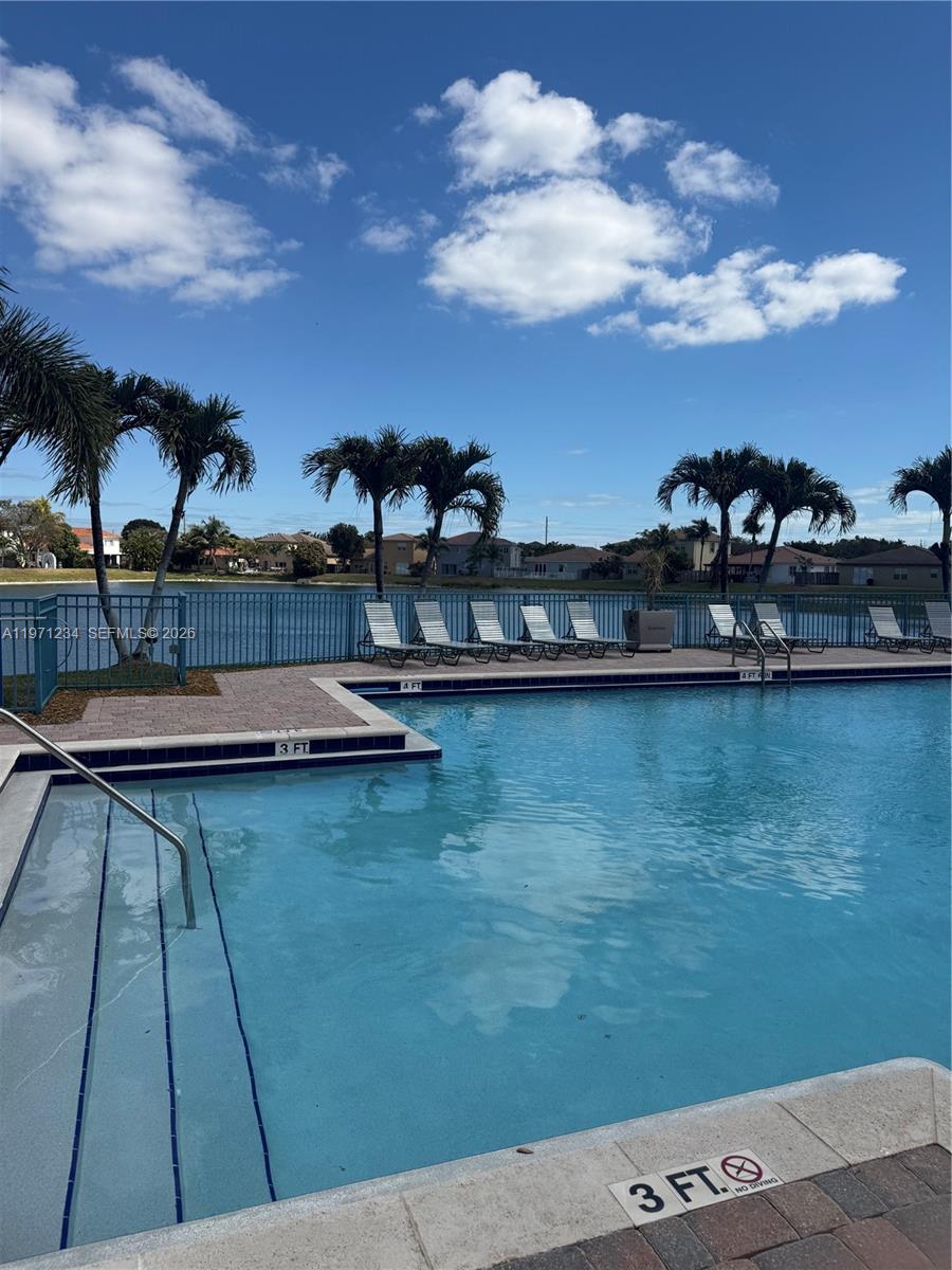 PORTOFINO PALMS - Residential