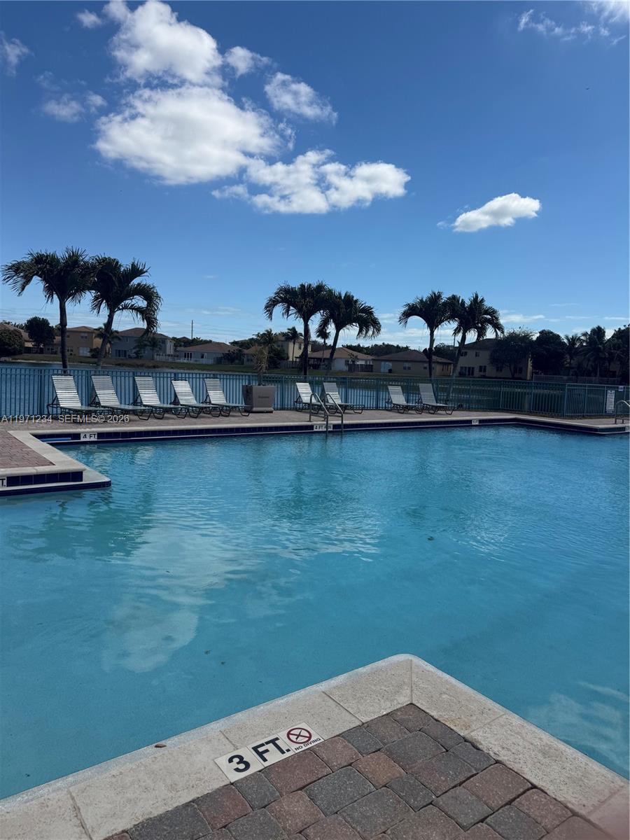 PORTOFINO PALMS - Residential