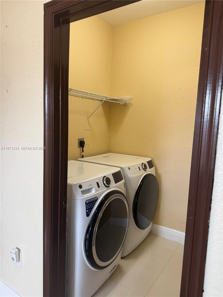 PORTOFINO PALMS - Residential