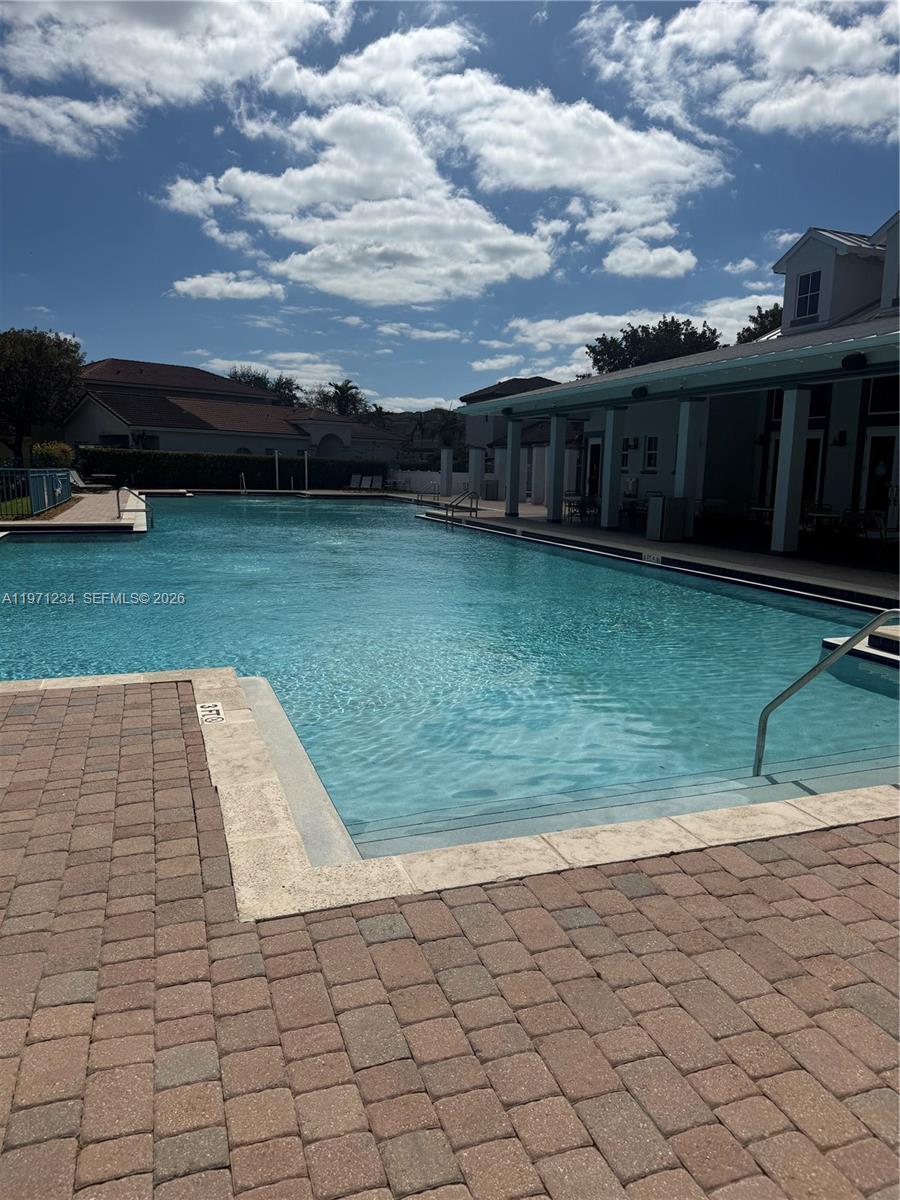 PORTOFINO PALMS - Residential