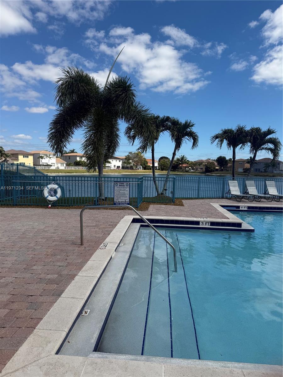 PORTOFINO PALMS - Residential