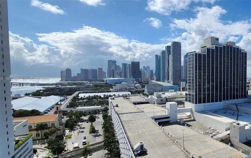 Beautiful 1-Bedroom with Water & City Views.
Enjoy breathtaking south-facing view of Biscayne Bay and the Miami skyline. This unit features sleek porcelain flooring, an open layout, floor-to-ceiling windows, large walk-in closet and a spacious balcony perfect for relaxing or entertaining. Modern kitchen with stainless steel appliances and granite countertops. Located in a full-service building with 24-hour security, valet, pool, gym, and more—all just steps from Margaret Pace Park, dining, and the Arts District.