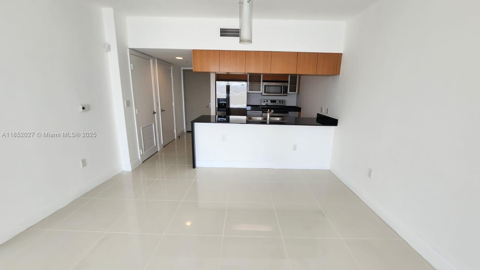 OPERA TOWER CONDO - Residential