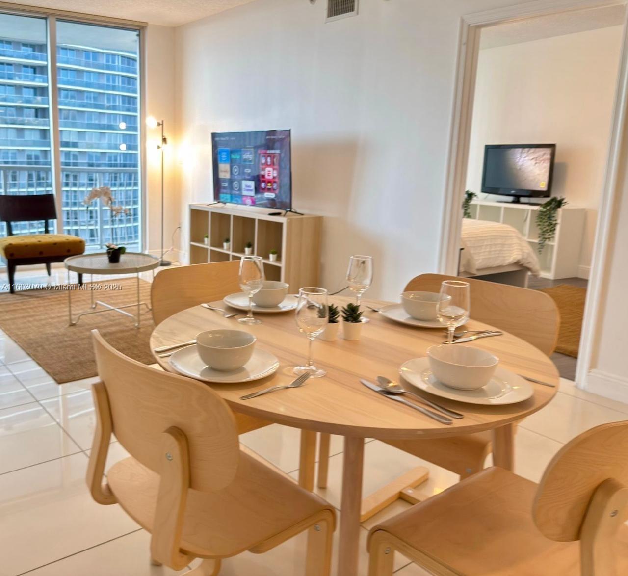 OPERA TOWER CONDO - Residential