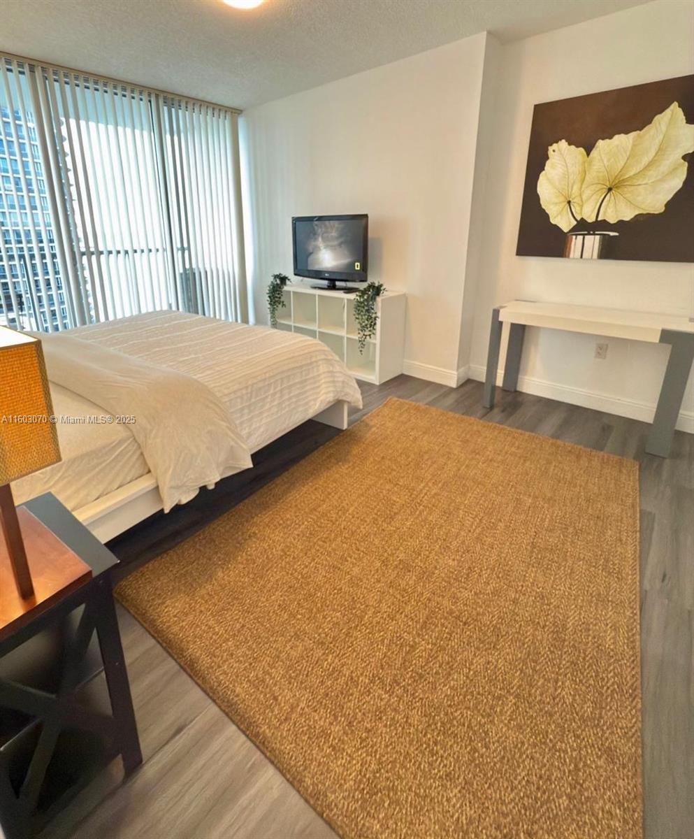 OPERA TOWER CONDO - Residential