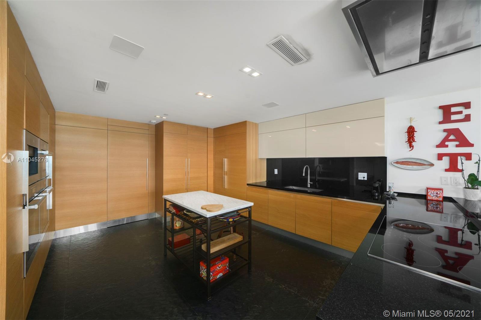 RESIDENCES AT VIZCAYA CON - Residential