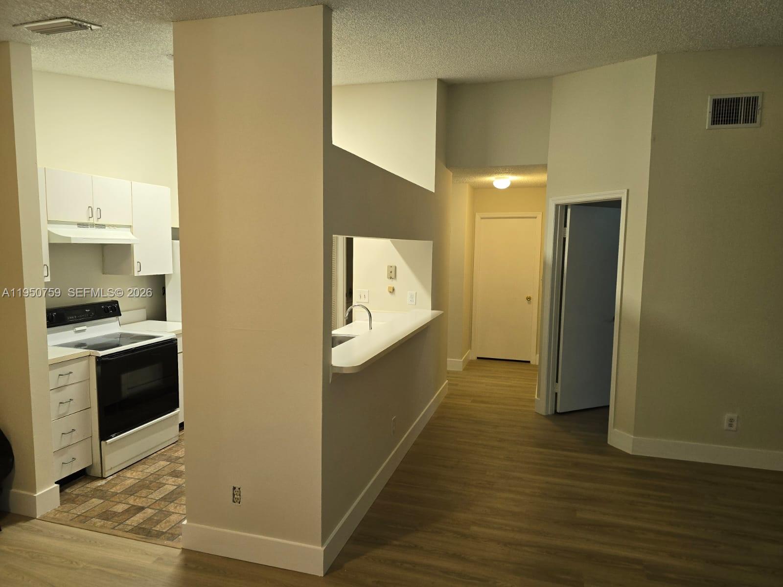 ROYAL PALM PLACE - Residential