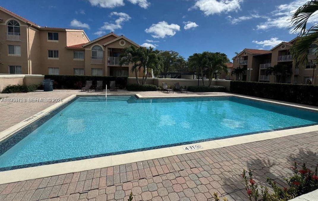 ROYAL PALM PLACE - Residential