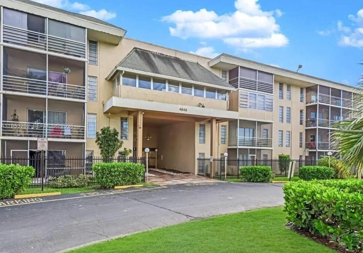 TOWN SQUARE CONDO - Residential