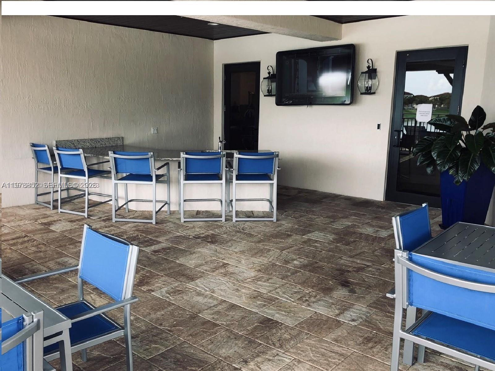 KENDALL COMMONS TOWNHOMES - Residential Lease