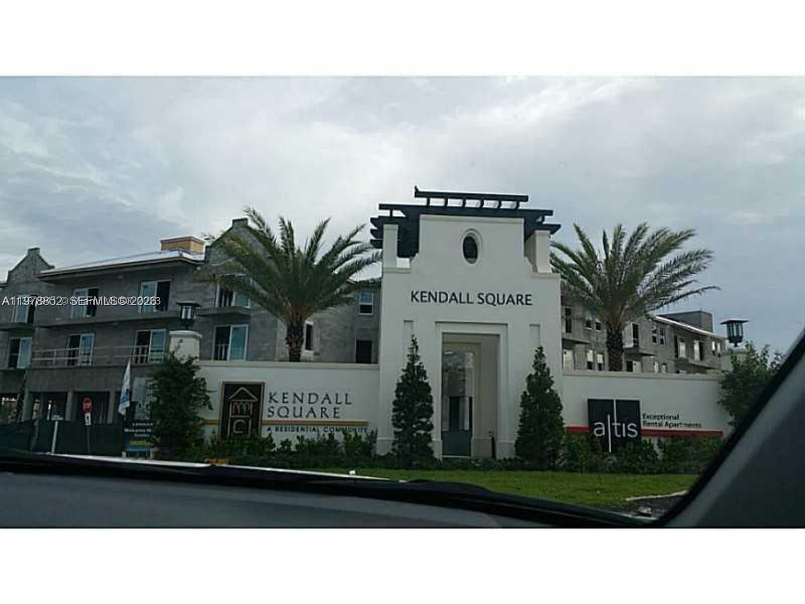 KENDALL COMMONS TOWNHOMES - Residential Lease