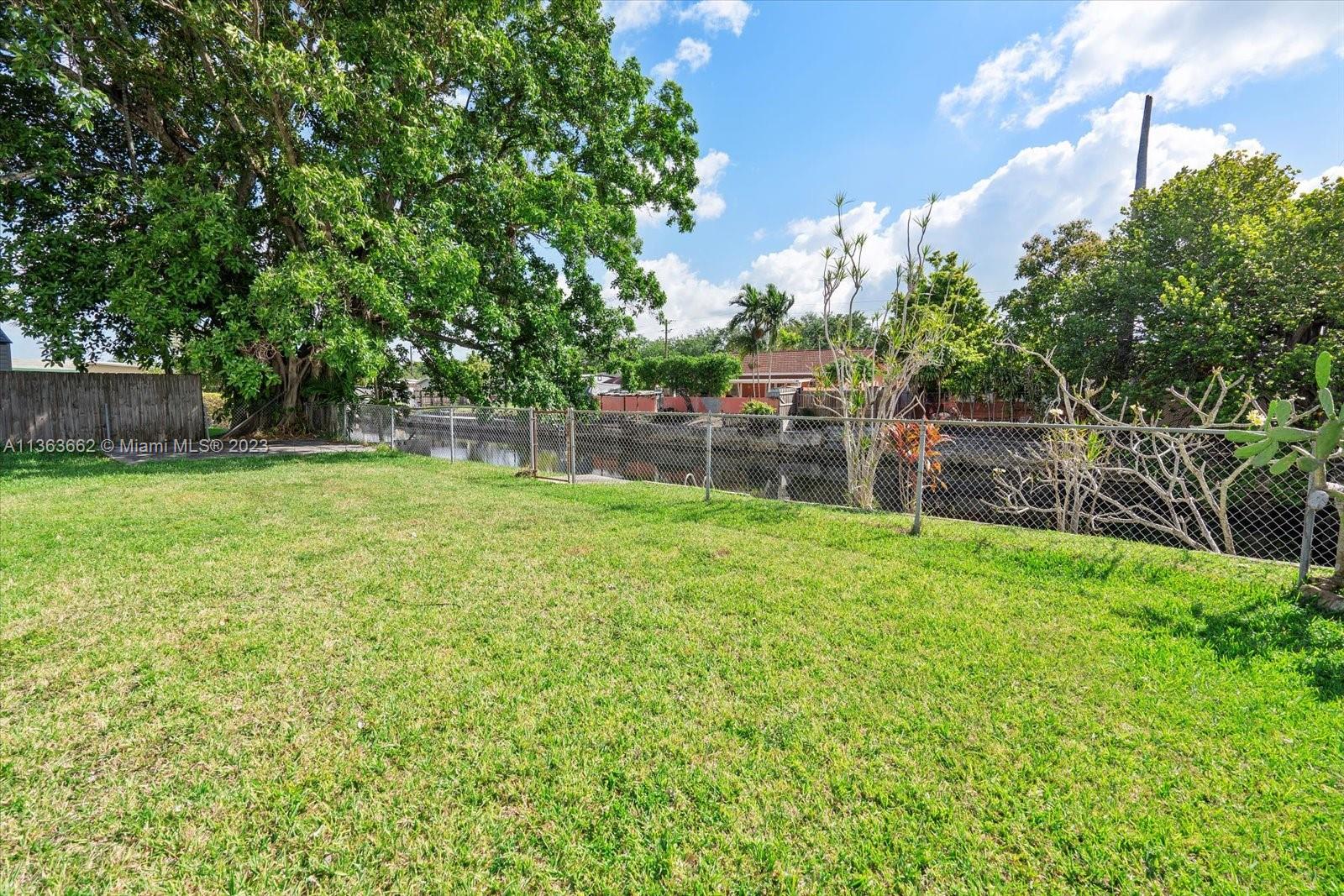 WESTWOOD LAKE 4TH ADDN - Residential