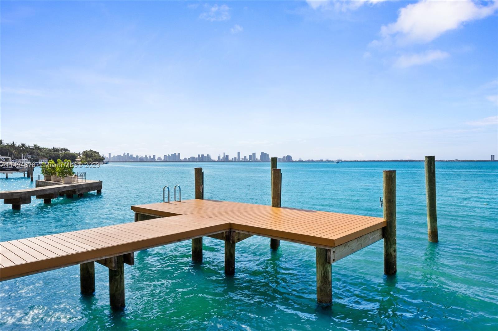 LA GORCE GOLF SUB - Residential