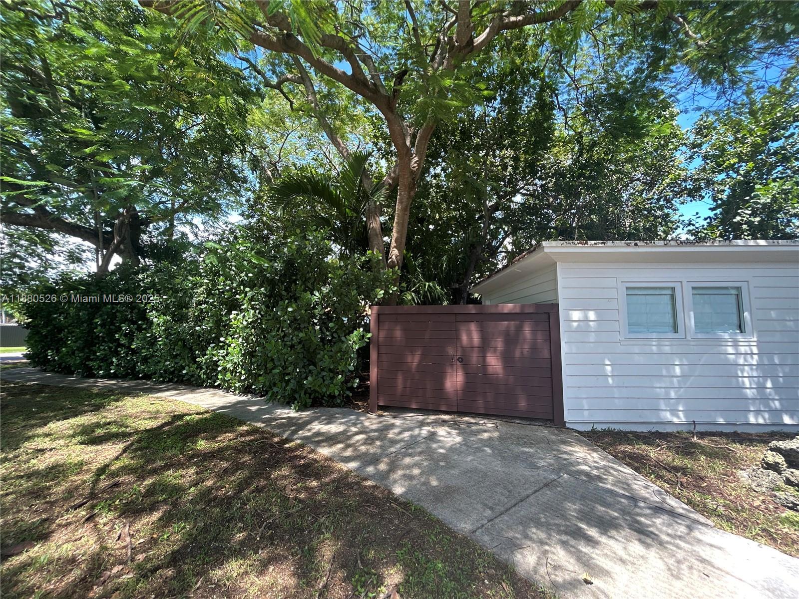 BIRD ROAD ESTATES - Residential Lease