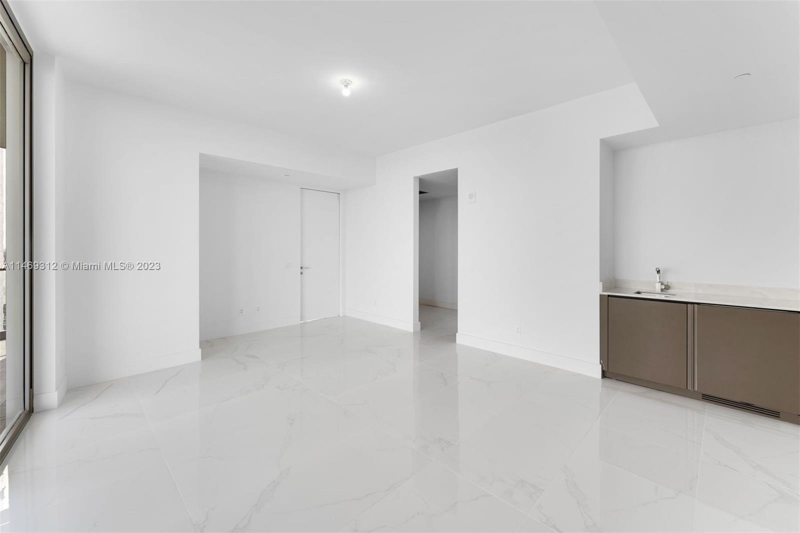 18975 COLLINS CONDO - Residential