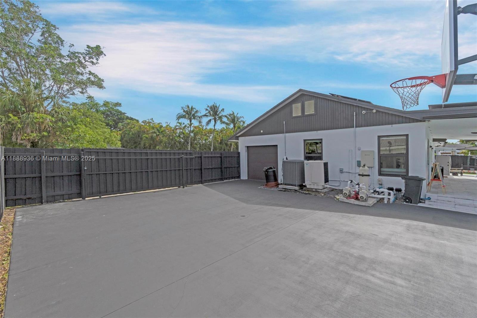 SECTION 21 BEL-AIRE - Residential Lease